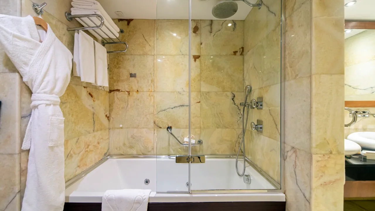 الفندق كراون بلازا حربيه - إسطبول